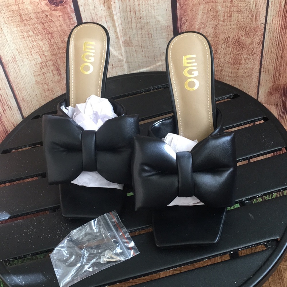 Bow Tie Stiletto mule